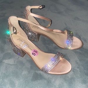 Betsey Johnson women’s size 5.5 blingy nude sandal